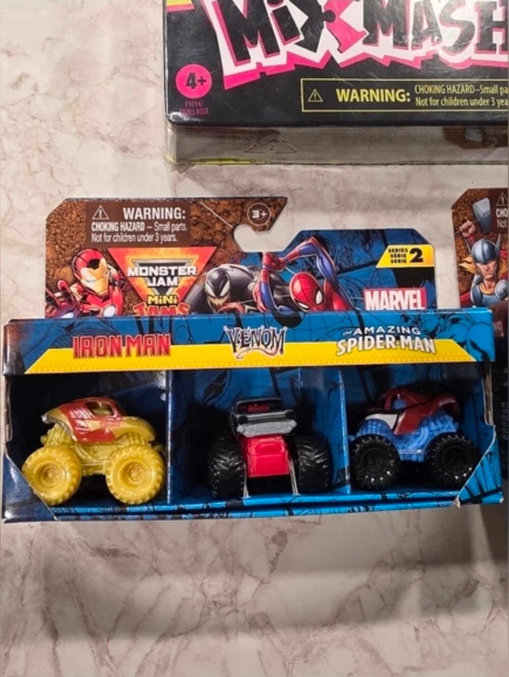 Marvel Bundle - Picture 3 of 4